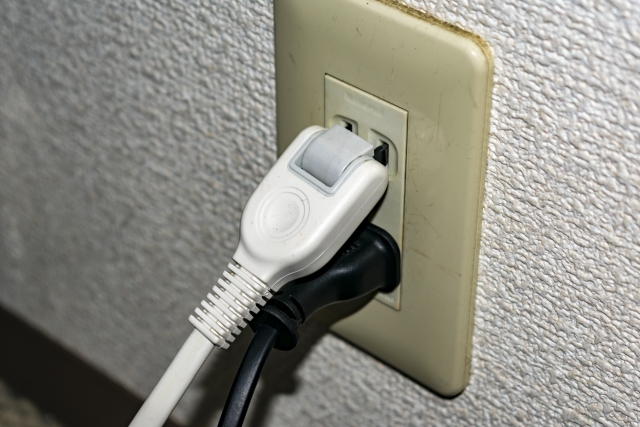 Are you aware of the danger of loose electrical outlets?